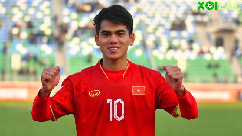 Tiền vệ trẻ mong CĐV Việt Nam luôn sát cánh cùng đội tuyển Tiền vệ trẻ mong CĐV Việt Nam luôn sát cánh cùng đội tuyển